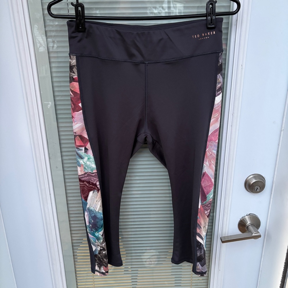 Ted Baker London S Fit to a T Capri Legging - Cropped Dark Gray w Floral Panels
